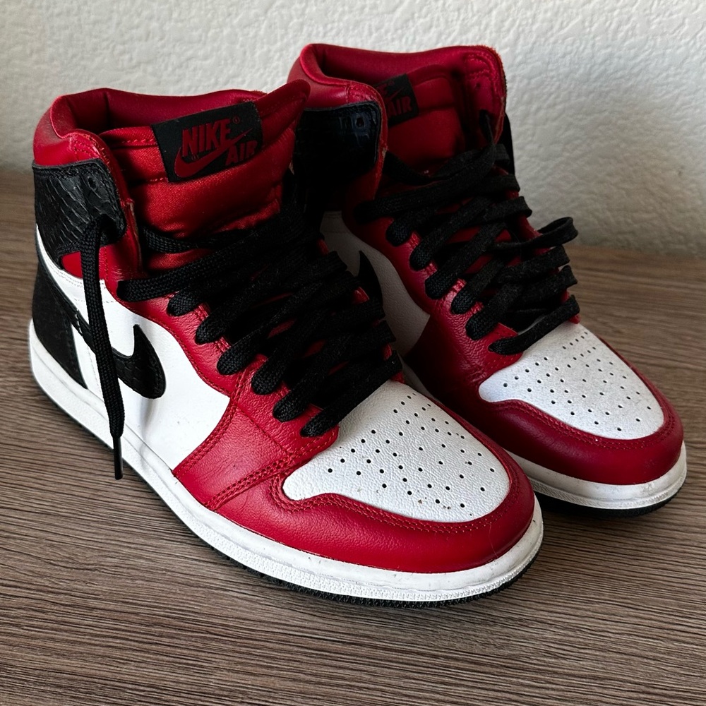 Jordan 1 Retro High | Satin snake | Nike Jordans